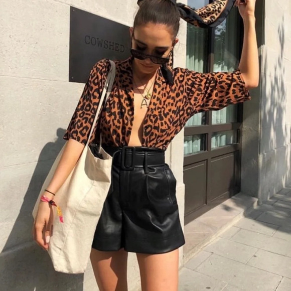 Zara black faux leather belted shorts size XLarge - Picture 2 of 7